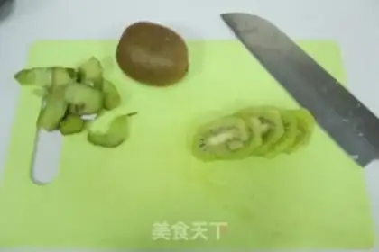 Make Homemade guacamole popsicle step 2