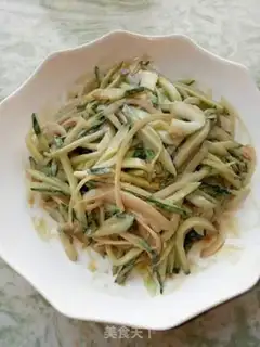 Make Sesame sauce with cucumbers step 2