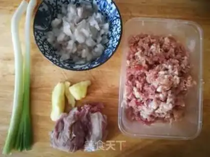 Make Three fresh dumplings step 0