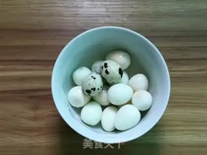 Make Shrimp fans out of quail balls step 2