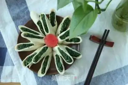 Make Spinach sesame rolls step 5