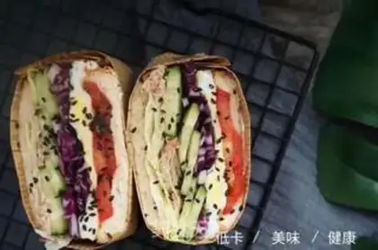 Make A thick marsh sandwich step 2