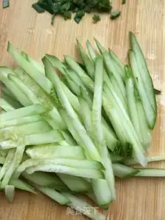 Make Spicy chicken silk step 0