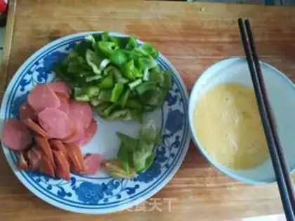 Make Spicy ham and eggs step 0