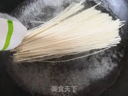 Make Shrimp noodles step 2