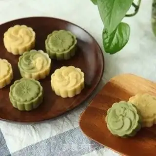 Make Green bean cake step 7