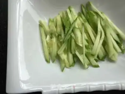 Make Spicy chicken silk step 1