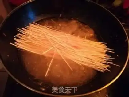 Make Tomato egg noodles step 5