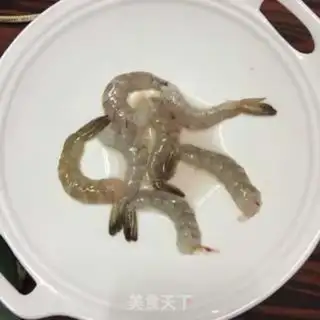 Make Shrimp steamed eggs step 1