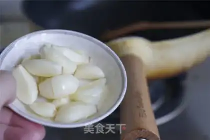 Make Squid squid with garlic step 1