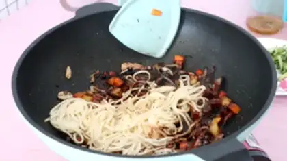 Make Korean noodles step 8