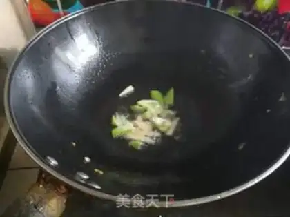 Make Spicy ham and eggs step 3