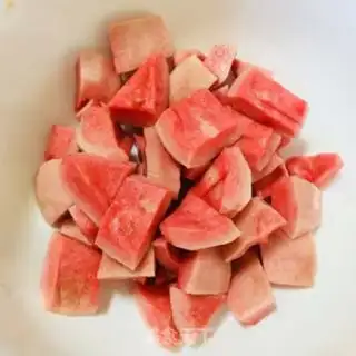 Make Peach ball salad step 0