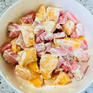 Make Peach ball salad step 2