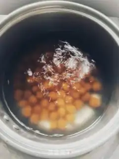 Make Black sugar pearl milk step 6