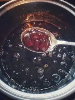 Make Black sugar pearl milk step 9