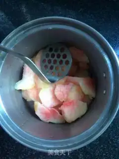 Make Freshly squeezed peaches step 2