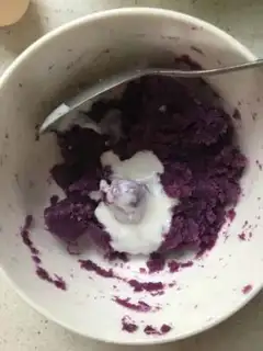 Make The cranberry bouquet step 5