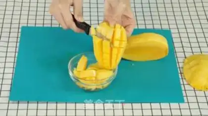 Make Mango soufflé step 0