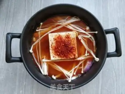 Make Korean spicy tofu soup step 2