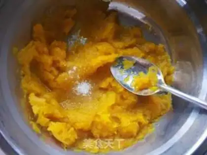 Make Pumpkin sesame cake step 1