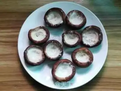 Make Shrimp makes mushrooms step 4