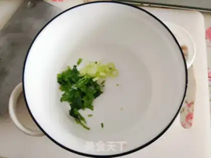 Make Smelt eggnut soup step 1