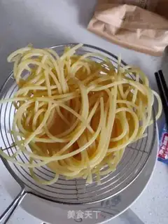 Make Eat the sea cucumber noodles step 2