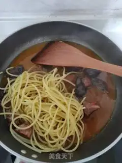 Make Eat the sea cucumber noodles step 8