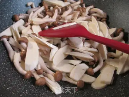 Make Crab mushrooms fried white step 2