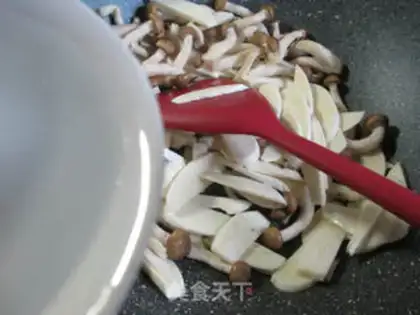 Make Crab mushrooms fried white step 3