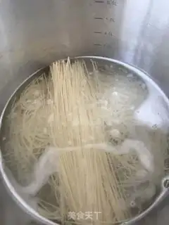 Make Meat sauce noodles step 8