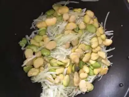 Make The bean petals step 3