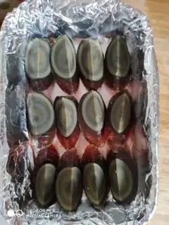 Make Net red, three-coloured eggs step 3