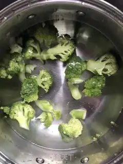 Make Precious cashew shrimp step 1