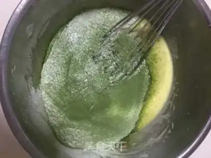 Make Four rolls of tea and cream step 2