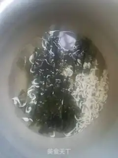 Make Shrimp and pickles and omelet soup step 2
