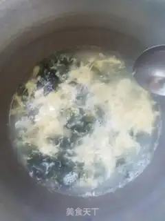 Make Shrimp and pickles and omelet soup step 3