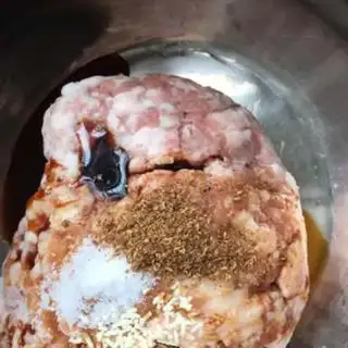 Make Onion pork bun step 1