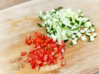 Make Eels cucumber roll step 1