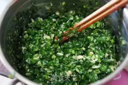 Make An egg box of celery step 3