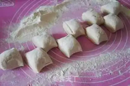 Make An egg box of celery step 4