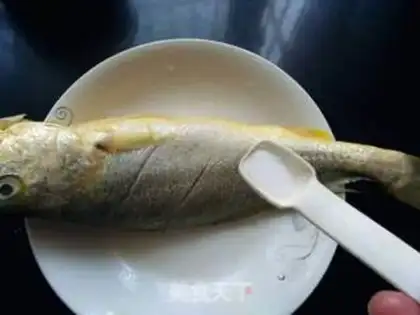 Make Scramble fish step 1