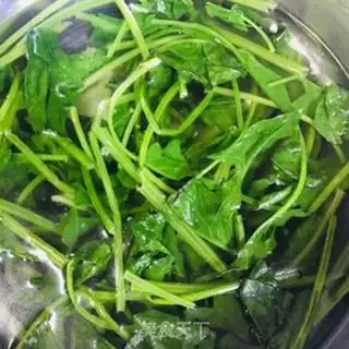 Make A spinach fan step 1