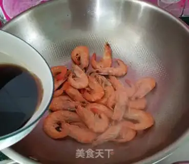 Make Garlic greasy shrimp step 5