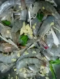 Make A boiled shrimp step 2
