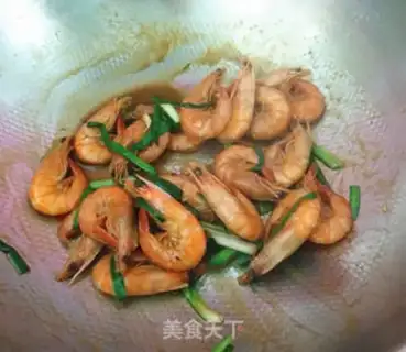 Make Garlic greasy shrimp step 10