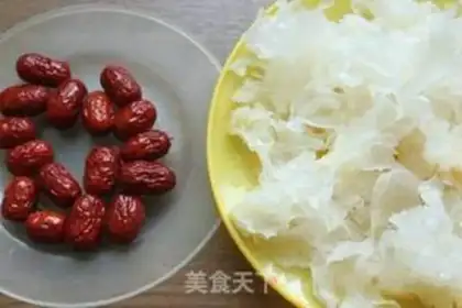 Make The silver spoon of red dates step 2