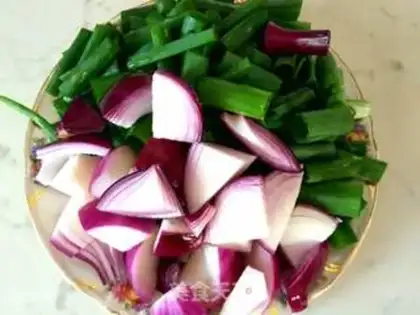 Make Onion fried lamb step 2