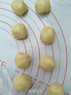 Make Fresh meat mooncake step 7